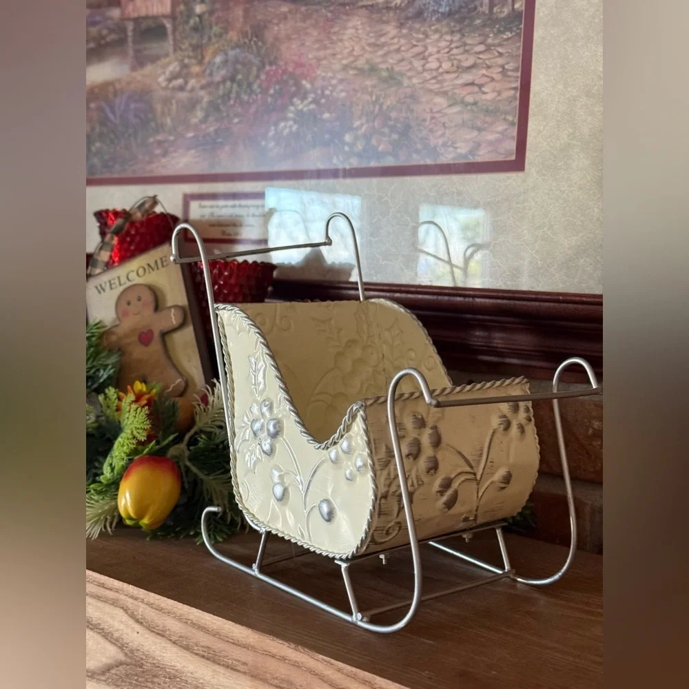 Vintage 1988 Decorative Cream Floral Metal Sleigh